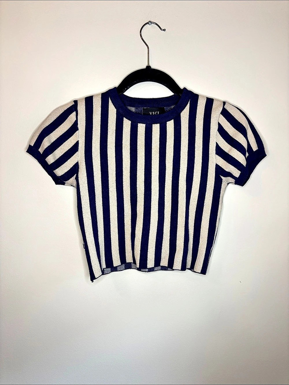 VICI Striped Short Sleeve Top in Blue & White Size Small Like New
